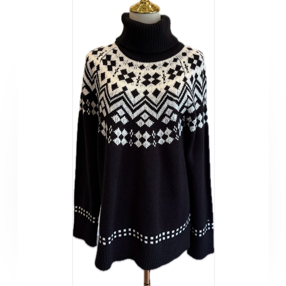 Tommy Hilfiger NWOT Black and White Patterned Turtleneck Sweater XL